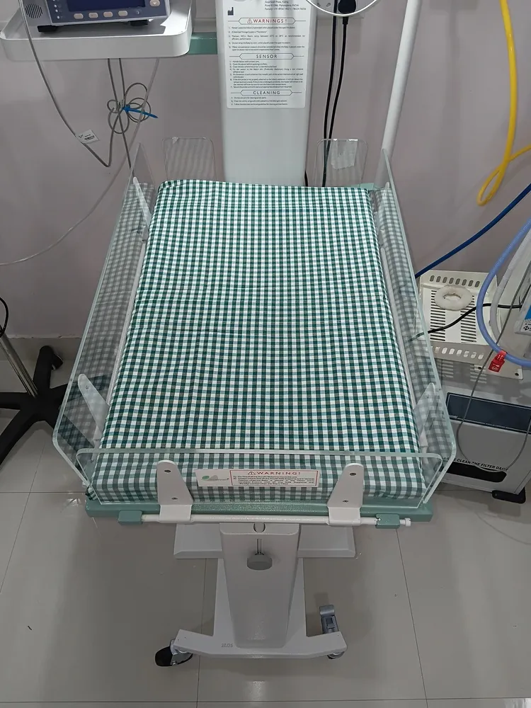 Pure Cotton Check Pattern NICU Bedsheet